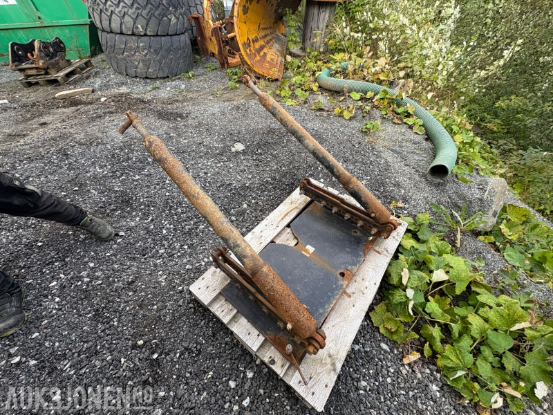 2017 Tellefsdal feste / brøyteplate - Veoauto: pilt 2 2017 Tellefsdal feste / brøyteplate - Veoauto: pilt 2