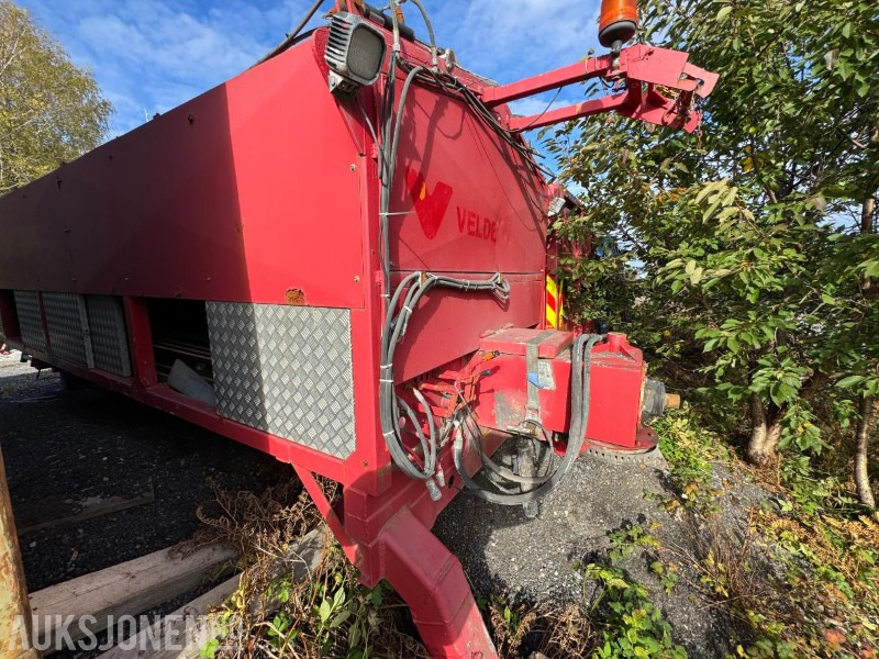 Asfalt kasse med skrue mating - Veoauto: pilt 3 Asfalt kasse med skrue mating - Veoauto: pilt 3