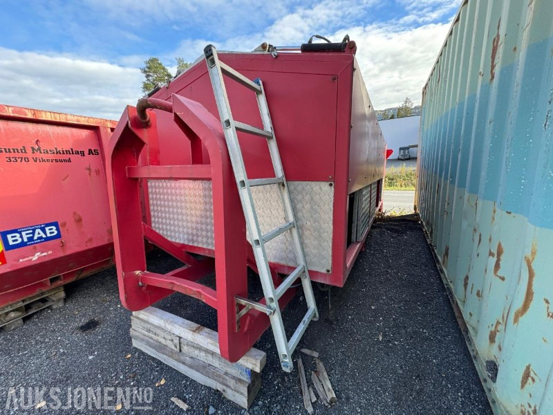 Asfalt kasse med skrue mating - Veoauto: pilt 1 Asfalt kasse med skrue mating - Veoauto: pilt 1