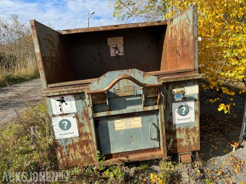 Avermann mpc 20 P/E komprimator på krok - Veoauto: pilt 2 Avermann mpc 20 P/E komprimator på krok - Veoauto: pilt 2