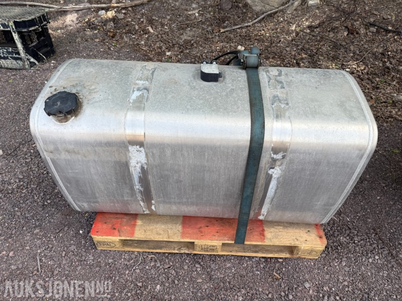 Dieseltank fra Volvo 750 - Veoauto: pilt 1 Dieseltank fra Volvo 750 - Veoauto: pilt 1