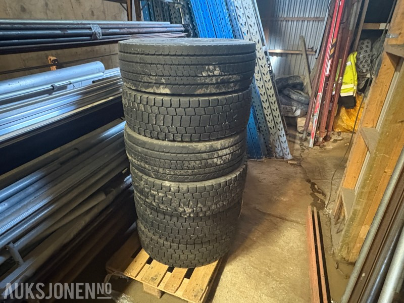Lastebildekk 6 stk - Veoauto: pilt 1 Lastebildekk 6 stk - Veoauto: pilt 1