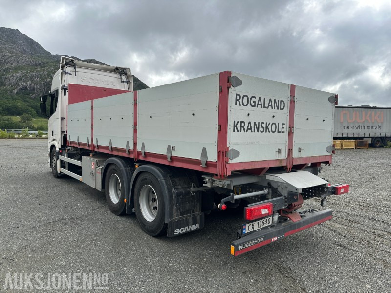 Scania R560 2022 – Kjøreskolebil m/ plan og containerpåbygg - Veoauto: pilt 3 Scania R560 2022 – Kjøreskolebil m/ plan og containerpåbygg - Veoauto: pilt 3
