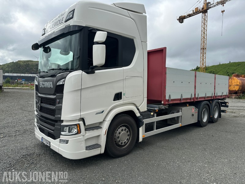 Scania R560 2022 – Kjøreskolebil m/ plan og containerpåbygg - Veoauto: pilt 1 Scania R560 2022 – Kjøreskolebil m/ plan og containerpåbygg - Veoauto: pilt 1
