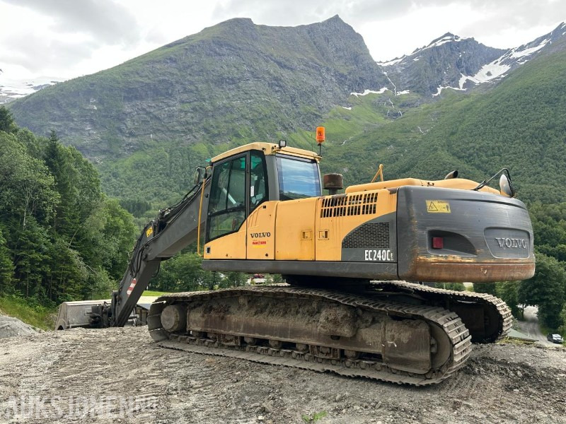 Volvo EC240CL Beltegraver - Ekskavaator: pilt 2 Volvo EC240CL Beltegraver - Ekskavaator: pilt 2