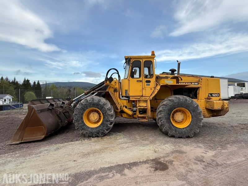 Volvo L120 Hjullaster - 4x4 - Gjerstad 2900L skuff - Nylig byttet dekk - Vekt montert - Rataslaadur: pilt 3 Volvo L120 Hjullaster - 4x4 - Gjerstad 2900L skuff - Nylig byttet dekk - Vekt montert - Rataslaadur: pilt 3