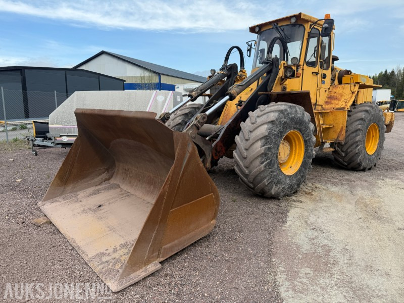 Volvo L120 Hjullaster - 4x4 - Gjerstad 2900L skuff - Nylig byttet dekk - Vekt montert - Rataslaadur: pilt 2 Volvo L120 Hjullaster - 4x4 - Gjerstad 2900L skuff - Nylig byttet dekk - Vekt montert - Rataslaadur: pilt 2