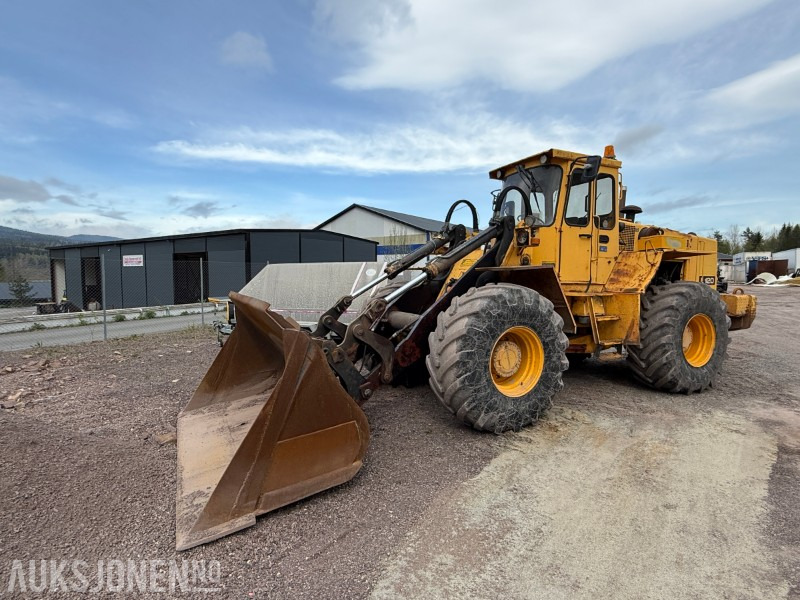 Volvo L120 Hjullaster - 4x4 - Gjerstad 2900L skuff - Nylig byttet dekk - Vekt montert - Rataslaadur: pilt 1 Volvo L120 Hjullaster - 4x4 - Gjerstad 2900L skuff - Nylig byttet dekk - Vekt montert - Rataslaadur: pilt 1
