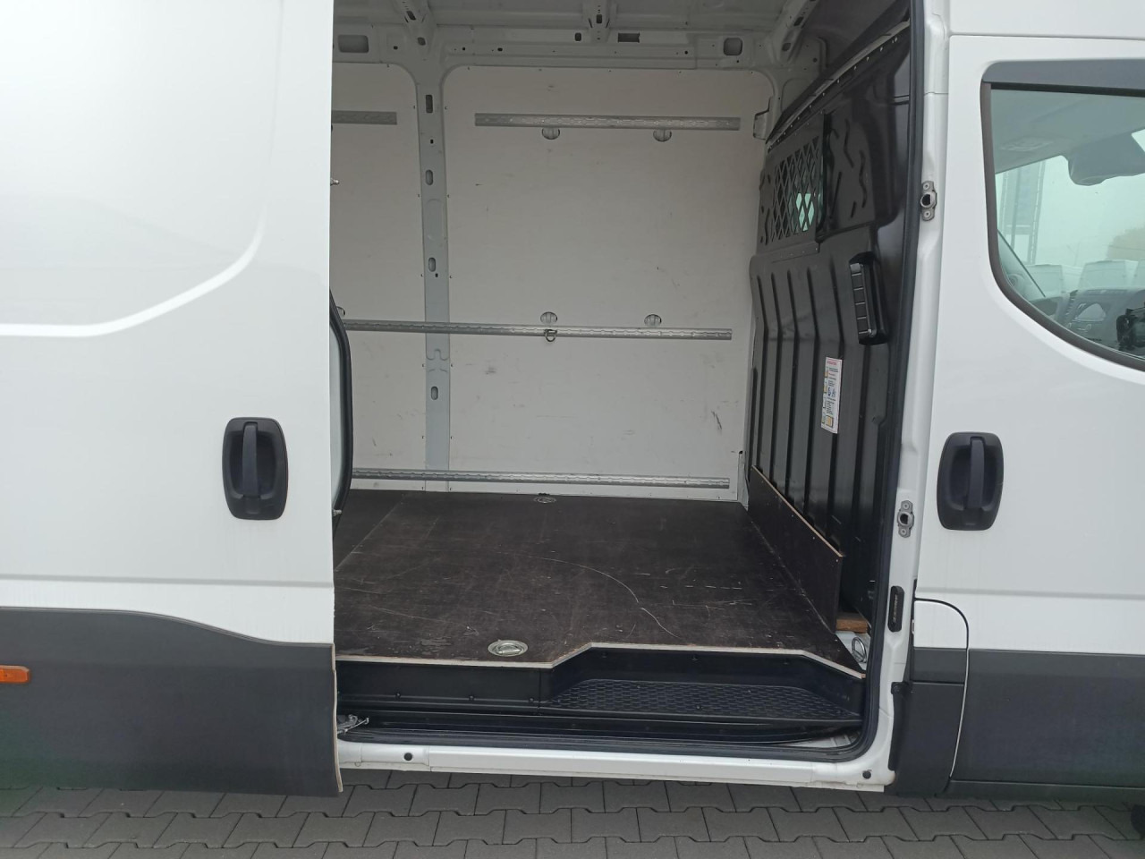 IVECO Daily 35C16A8V - Kaubik: pilt 2 IVECO Daily 35C16A8V - Kaubik: pilt 2