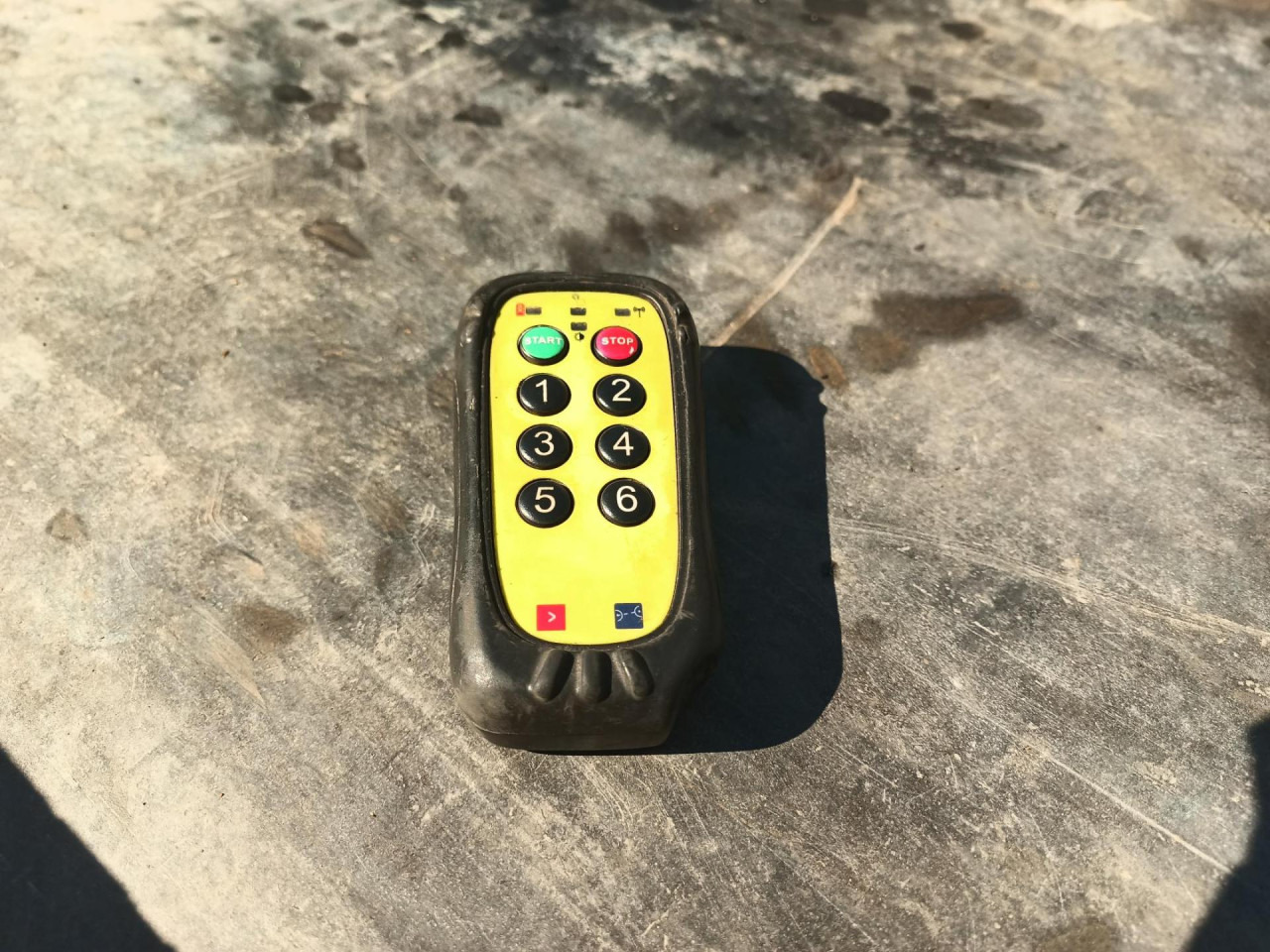 MERCEDES-BENZ Atego 1323 L - Kasti veoauto: pilt 3 MERCEDES-BENZ Atego 1323 L - Kasti veoauto: pilt 3