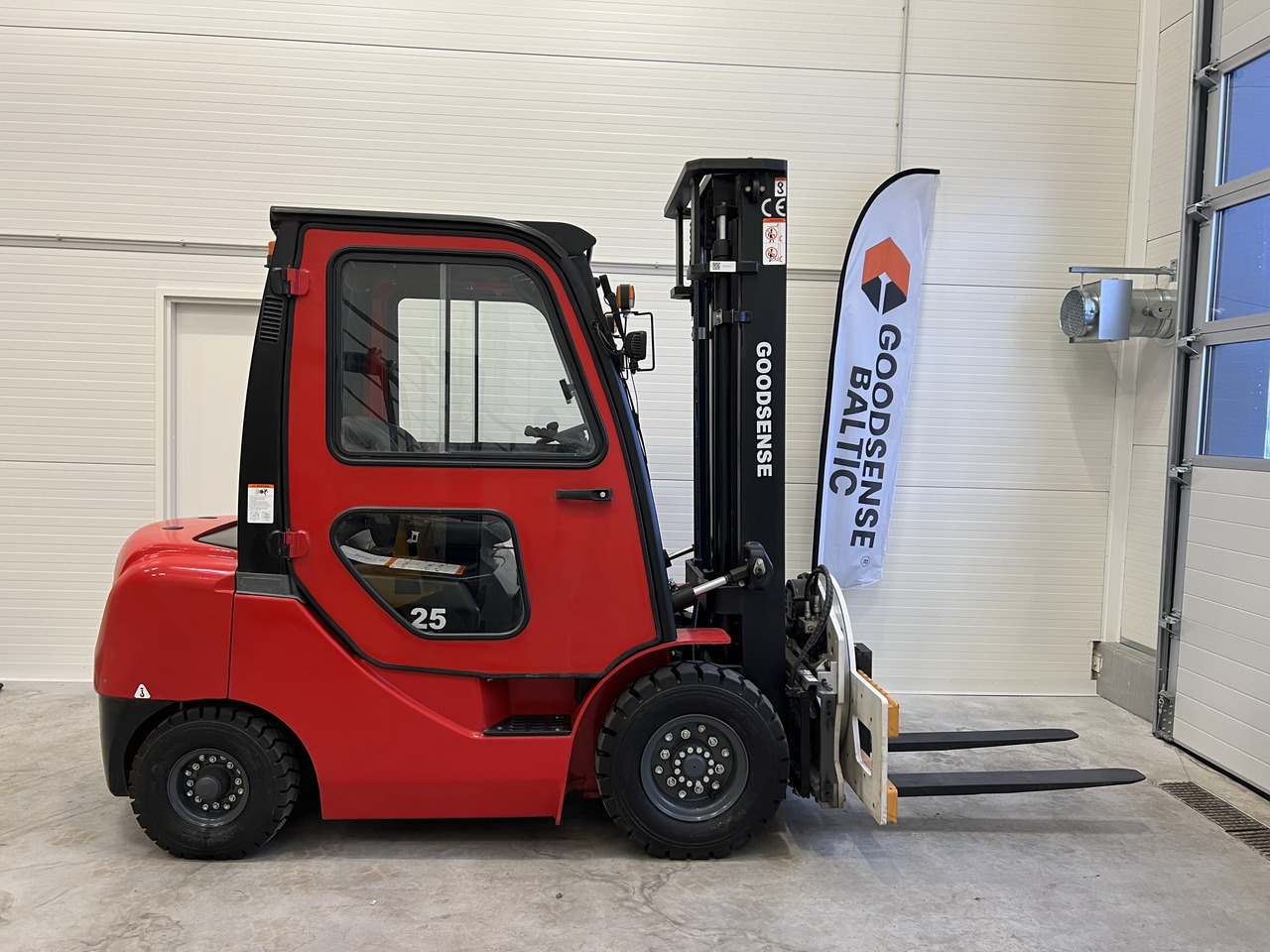 Goodsense FD25 with cabin! - Diiseltõstuk: pilt 1 Goodsense FD25 with cabin! - Diiseltõstuk: pilt 1