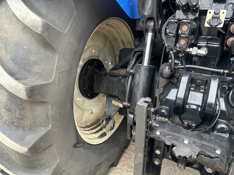 Traktor New Holland T7.235: pilt 18