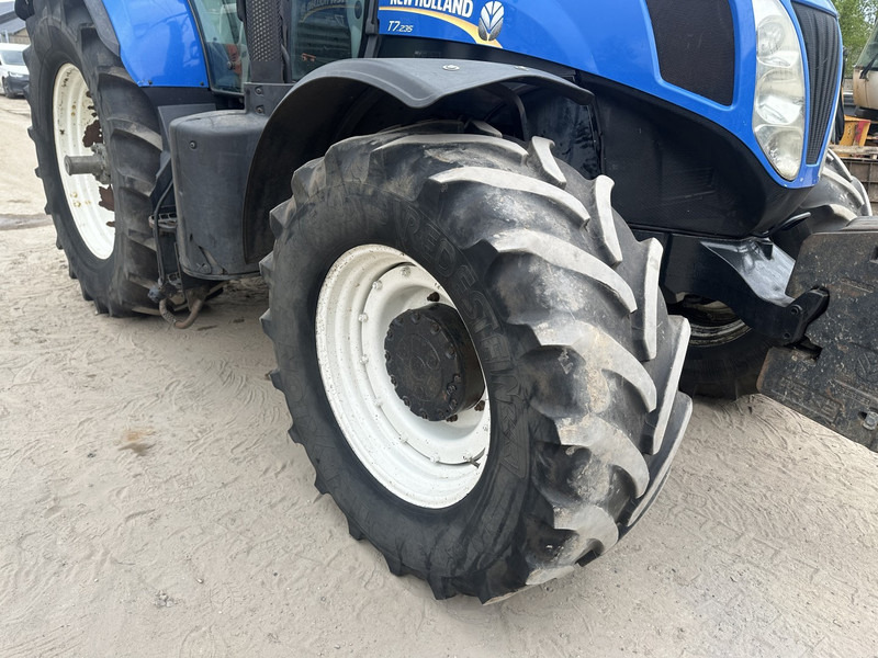 Traktor New Holland T7.235: pilt 10