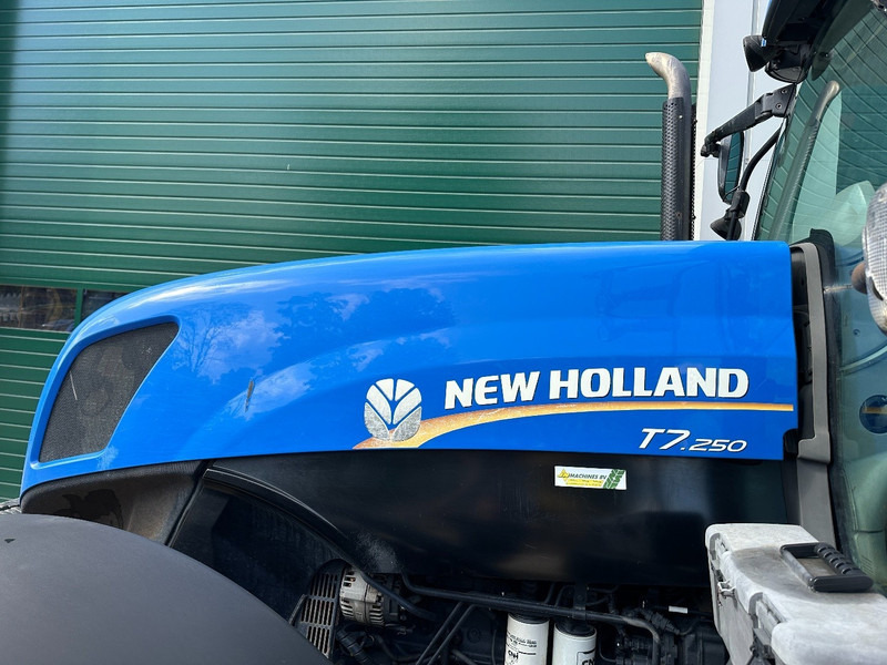 Traktor New Holland T7.250 Power Command: pilt 15