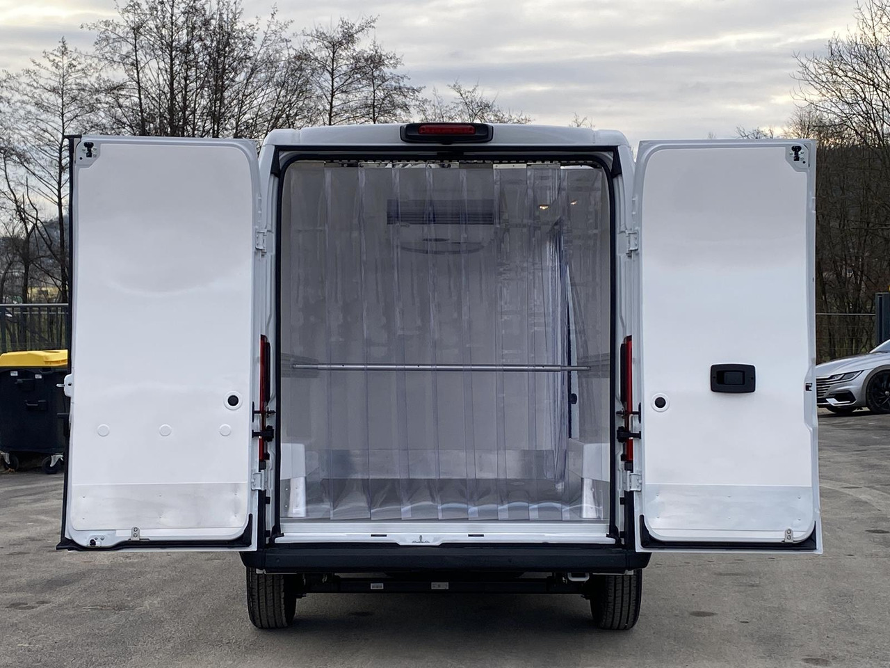 FIAT DUCATO L3H2 180PS BASE HEAVY / FRISCHDIENST + XARIOS 300 12-380V + Heizung - Tarbesõiduk külmik: pilt 4 FIAT DUCATO L3H2 180PS BASE HEAVY / FRISCHDIENST + XARIOS 300 12-380V + Heizung - Tarbesõiduk külmik: pilt 4