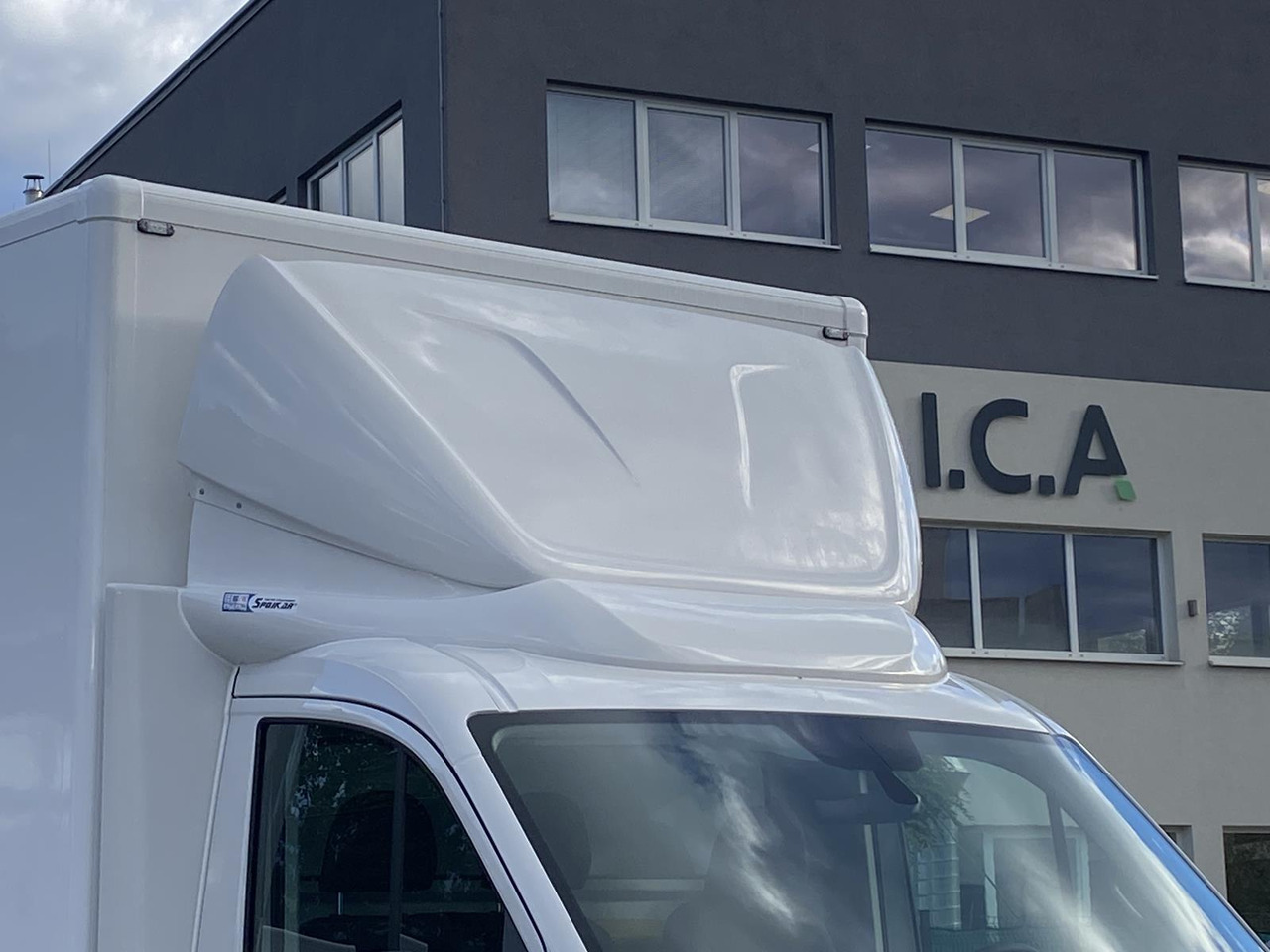 MAN TGE 3.180 RS4490 1+2, 180PS, 2.0L | ALU-BOX 4200mm + LADERAMPE - Tarbesõiduk furgoon: pilt 4 MAN TGE 3.180 RS4490 1+2, 180PS, 2.0L | ALU-BOX 4200mm + LADERAMPE - Tarbesõiduk furgoon: pilt 4
