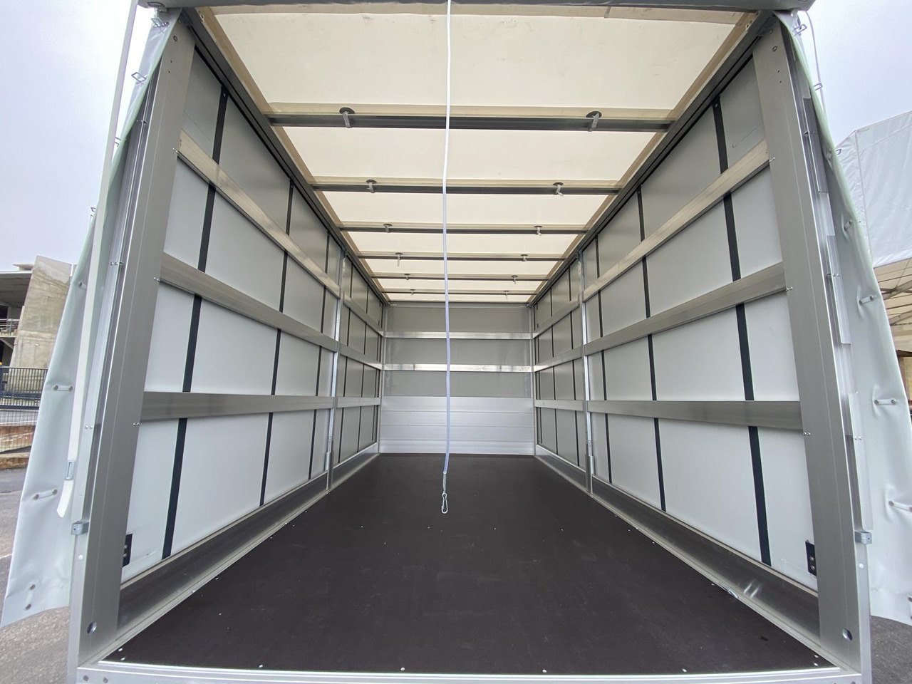 MERCEDES BENZ SPRINTER 317 CDI 170PS 1+2 PRITSCHE PLANE 4100MM - Tent tarbesõiduk: pilt 5 MERCEDES BENZ SPRINTER 317 CDI 170PS 1+2 PRITSCHE PLANE 4100MM - Tent tarbesõiduk: pilt 5