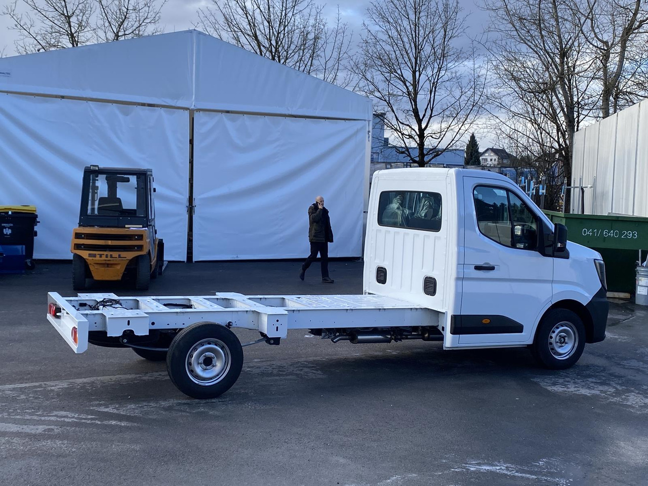 RENAULT NEW MASTER L3 170PS 1+2 PRITSCHE PLANE 4300MM - Tent tarbesõiduk: pilt 2 RENAULT NEW MASTER L3 170PS 1+2 PRITSCHE PLANE 4300MM - Tent tarbesõiduk: pilt 2