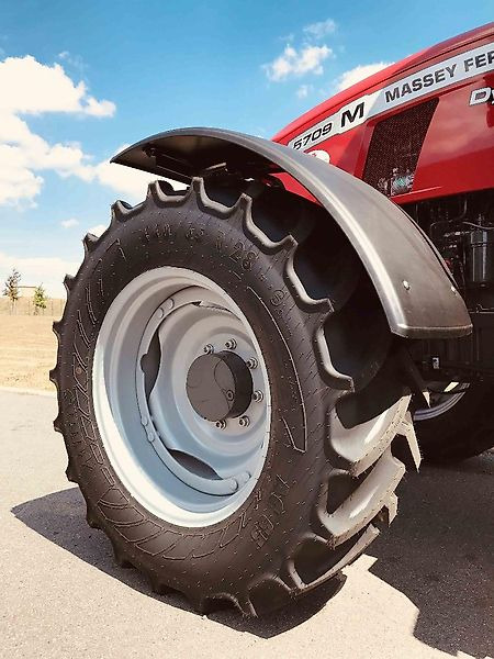 Massey Ferguson MF 5709 M Dyna-4 - Traktor: pilt 4 Massey Ferguson MF 5709 M Dyna-4 - Traktor: pilt 4