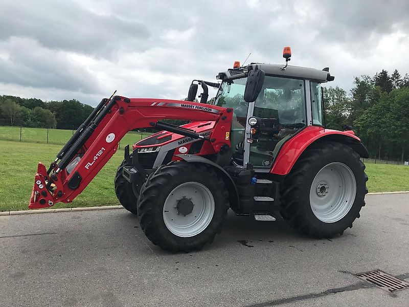 Massey Ferguson MF 5S.145 Dyna-6 "Efficient" - Traktor: pilt 2 Massey Ferguson MF 5S.145 Dyna-6 "Efficient" - Traktor: pilt 2
