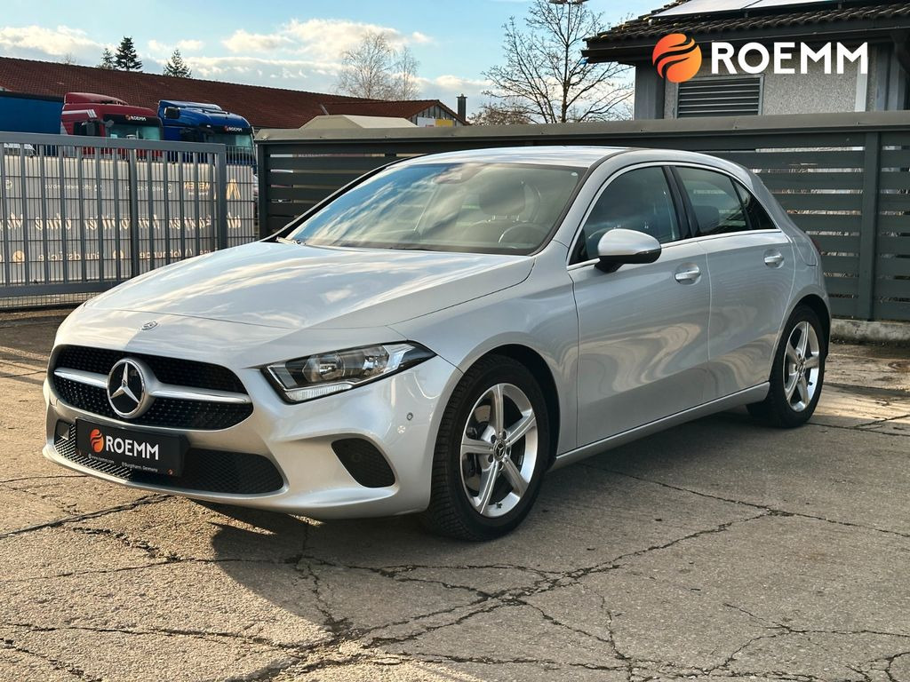 Mercedes-Benz A -Klasse A 200*Tacho Digital*Spurhalteassistent - Auto: pilt 1 Mercedes-Benz A -Klasse A 200*Tacho Digital*Spurhalteassistent - Auto: pilt 1