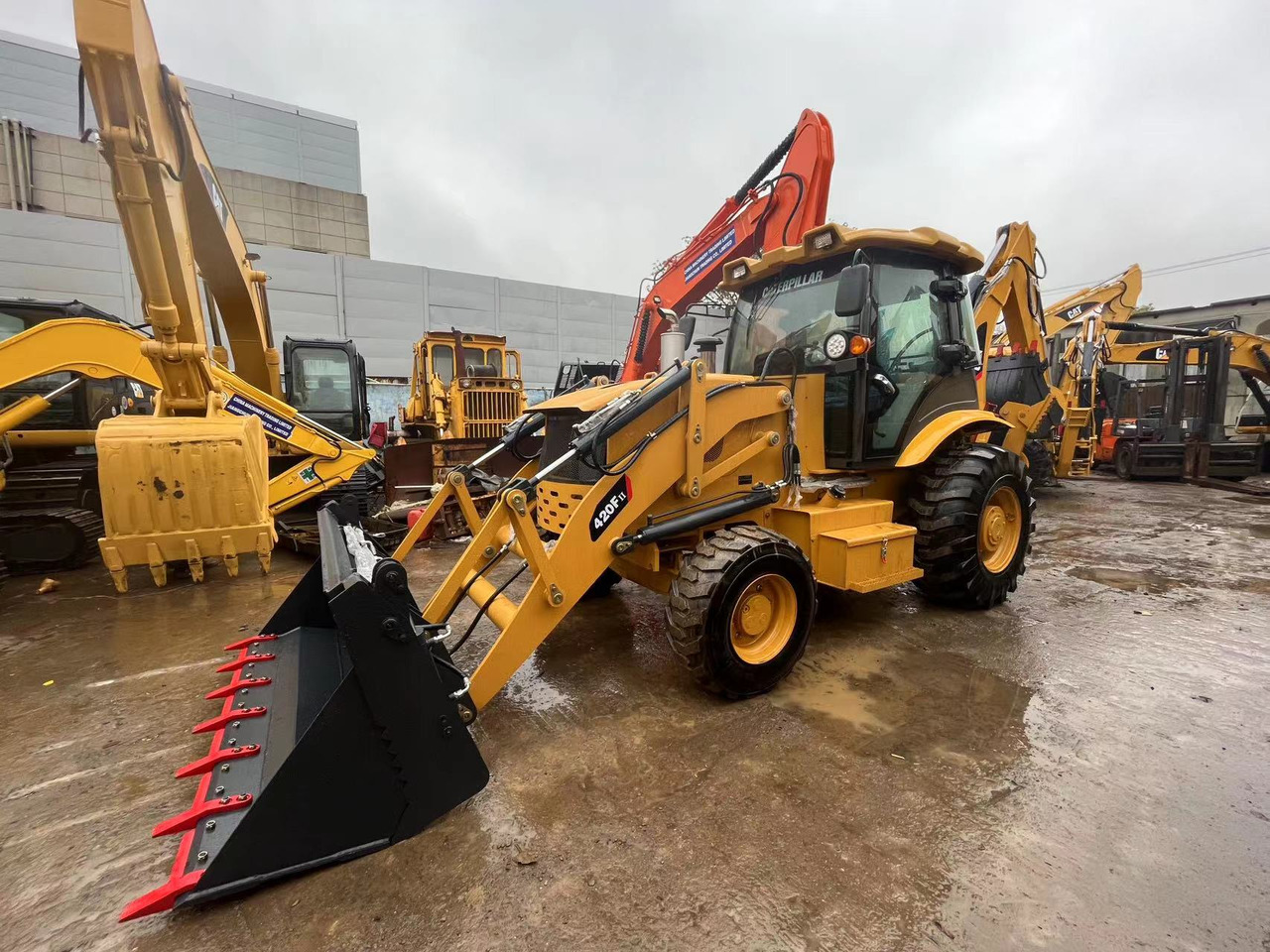 Caterpillar New Backhoe Loader 420F CAT Backhoe JCB 3CX 4CX on Sale - Ekskavaator-laadur: pilt 4 Caterpillar New Backhoe Loader 420F CAT Backhoe JCB 3CX 4CX on Sale - Ekskavaator-laadur: pilt 4