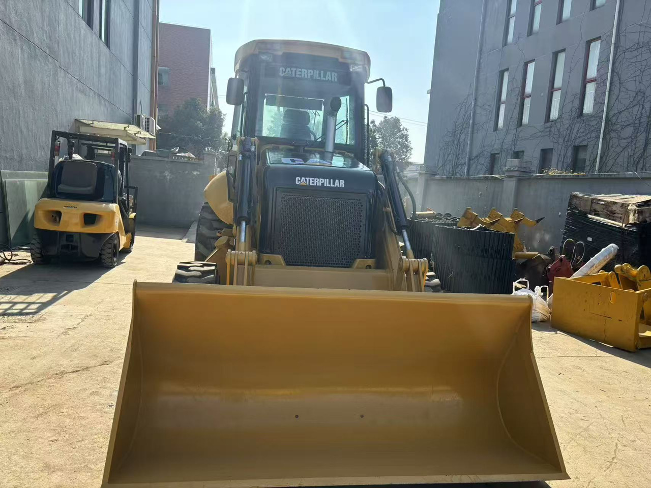 Caterpillar New Or Used CAT 420 Backhoe Loader CAT 420 420F JCB 3CX 4CX Backhoe Loaders in Good Quality - Ekskavaator-laadur: pilt 5 Caterpillar New Or Used CAT 420 Backhoe Loader CAT 420 420F JCB 3CX 4CX Backhoe Loaders in Good Quality - Ekskavaator-laadur: pilt 5