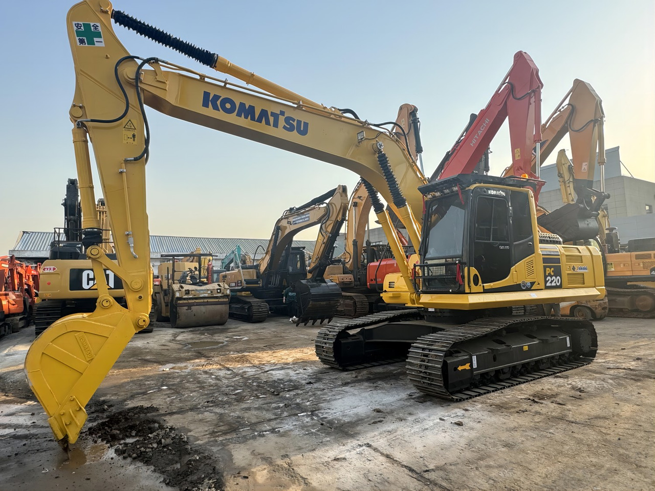 Komatsu PC220 PC220-8MO PC210 PC200 20 Ton Hydraulic Crawler Slightly Used Excavator - Lintekskavaator: pilt 4 Komatsu PC220 PC220-8MO PC210 PC200 20 Ton Hydraulic Crawler Slightly Used Excavator - Lintekskavaator: pilt 4