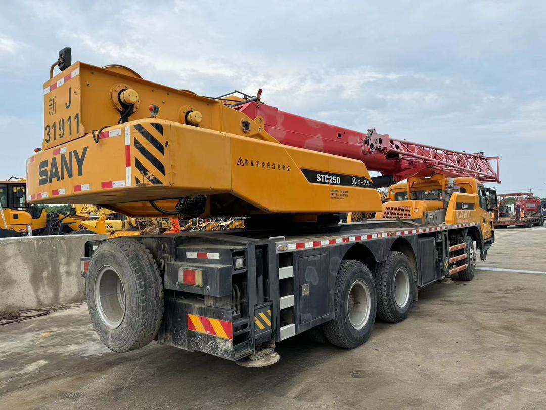 SANY 25 Ton Crane Truck Crane SANY STC250 QY50C STC750 STC1000 XCMG ZOOOMLION TADANO KOBELCO CRANES FOR SALE - Autokraana: pilt 4 SANY 25 Ton Crane Truck Crane SANY STC250 QY50C STC750 STC1000 XCMG ZOOOMLION TADANO KOBELCO CRANES FOR SALE - Autokraana: pilt 4