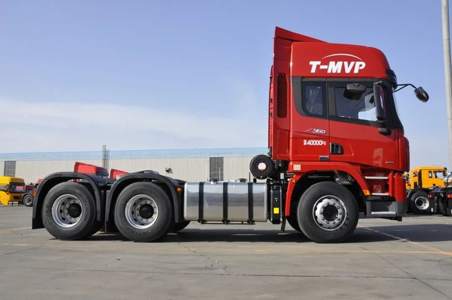 Shacman 2024 Year Used Semi Truck Head Tractor Head Tipper Head - Sadulveok: pilt 1 Shacman 2024 Year Used Semi Truck Head Tractor Head Tipper Head - Sadulveok: pilt 1