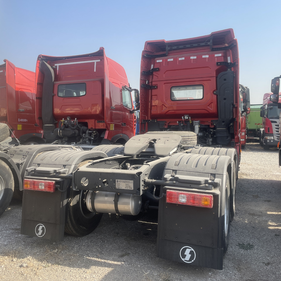 Shacman New or Used (6*4) ,(8*2) (8*4)Semi Truck Head Tractor Head Tipper Head - Sadulveok: pilt 1 Shacman New or Used (6*4) ,(8*2) (8*4)Semi Truck Head Tractor Head Tipper Head - Sadulveok: pilt 1