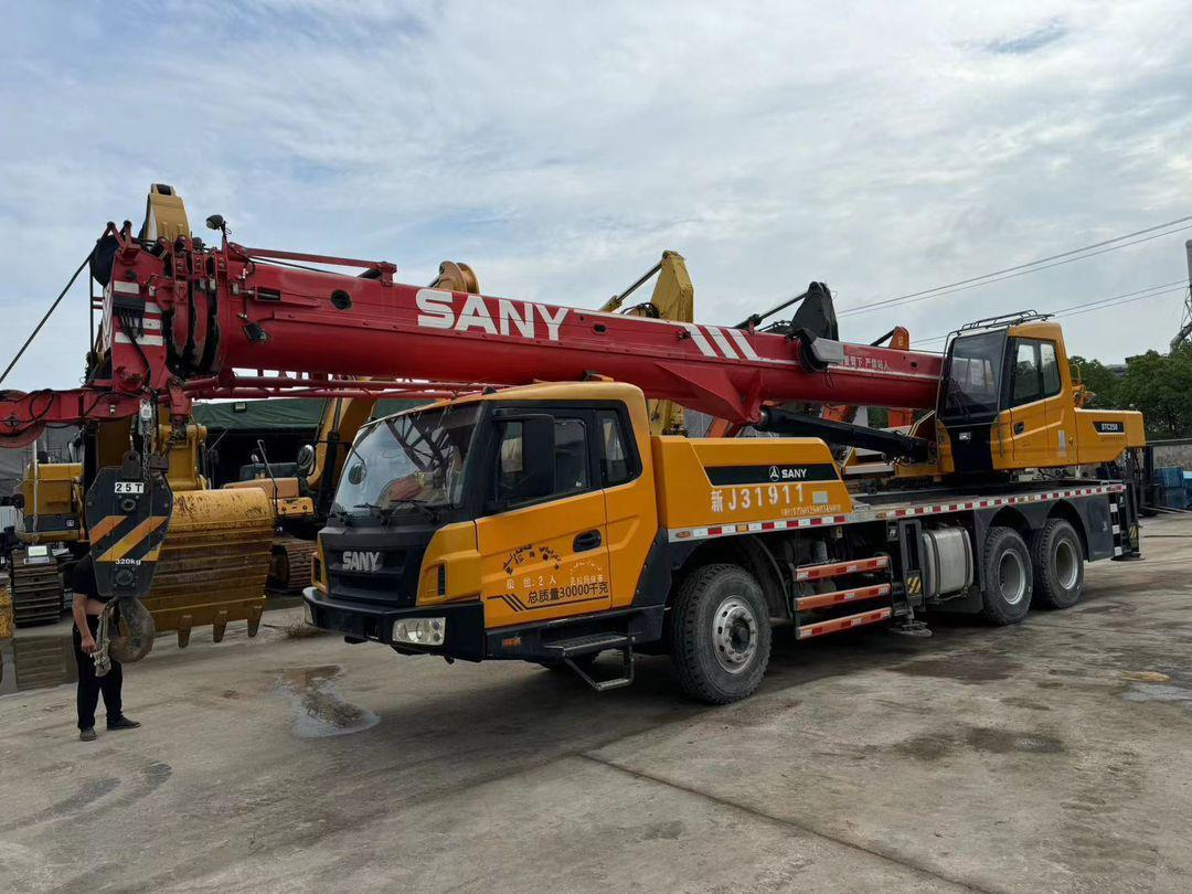 Sany Used Truck Crane 25 Ton with Excellent Work Performance and 1 year Warrenty - Autokraana: pilt 5 Sany Used Truck Crane 25 Ton with Excellent Work Performance and 1 year Warrenty - Autokraana: pilt 5