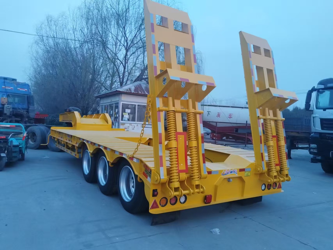 Uus Madal platvormpoolhaagis ZHICHENG Semi Flat Bed Low Bed in New or Used with 3 Axles 4 Axles: pilt 25