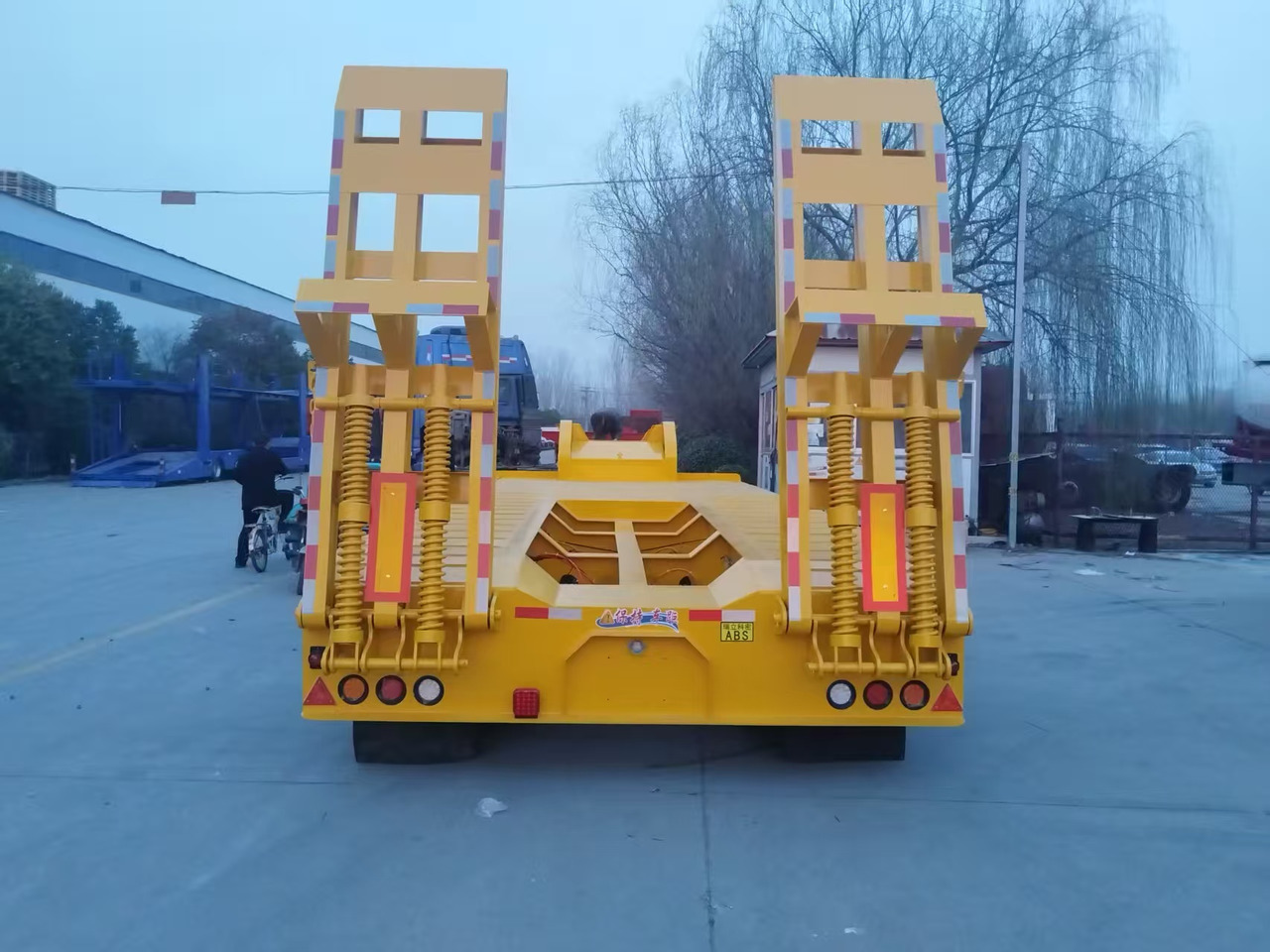 Uus Madal platvormpoolhaagis ZHICHENG Semi Flat Bed Low Bed in New or Used with 3 Axles 4 Axles: pilt 24