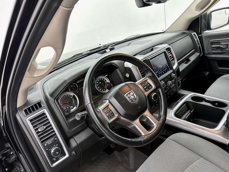 Dodge Ram 1500 5.7 V8 4x4 Crew Cab 5'7 Longhorn Alpine audio Pano Stoel en stuurverwarming Trekhaak - Pikap, Meeskonnaauto: pilt 4 Dodge Ram 1500 5.7 V8 4x4 Crew Cab 5'7 Longhorn Alpine audio Pano Stoel en stuurverwarming Trekhaak - Pikap, Meeskonnaauto: pilt 4