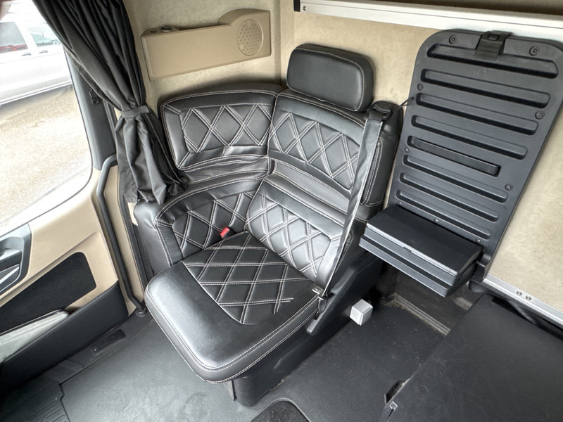 Mercedes-Benz Actros L-Gigaspacecabine 1845 LS Lowliner, Solostar Mirror cams , Leer , Euro 6 - Kabiinišassiiga veoauto: pilt 4 Mercedes-Benz Actros L-Gigaspacecabine 1845 LS Lowliner, Solostar Mirror cams , Leer , Euro 6 - Kabiinišassiiga veoauto: pilt 4