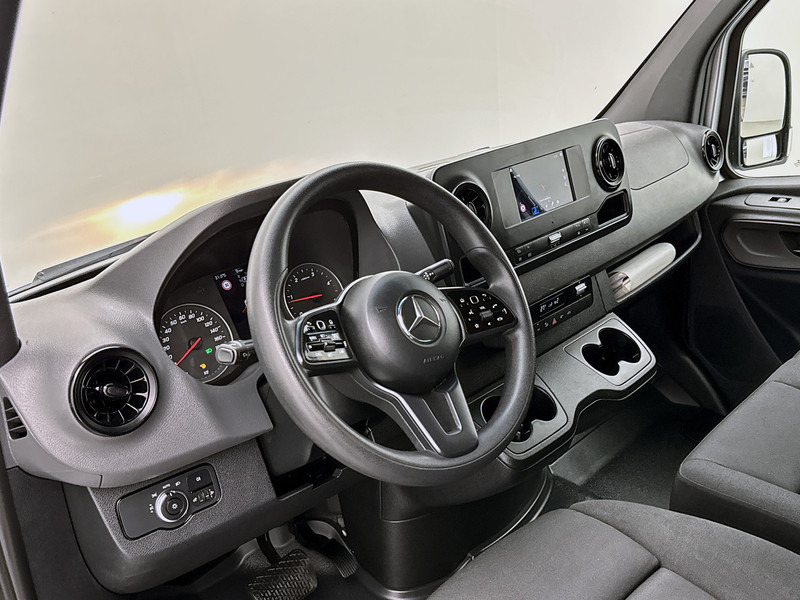 Mercedes-Benz Sprinter 314 2.2 CDI L2H2 Automaat Laadlift Omvormer 220v Luchtgeveerde stoel Navigatie MBUX Camera - Kaubik: pilt 4 Mercedes-Benz Sprinter 314 2.2 CDI L2H2 Automaat Laadlift Omvormer 220v Luchtgeveerde stoel Navigatie MBUX Camera - Kaubik: pilt 4