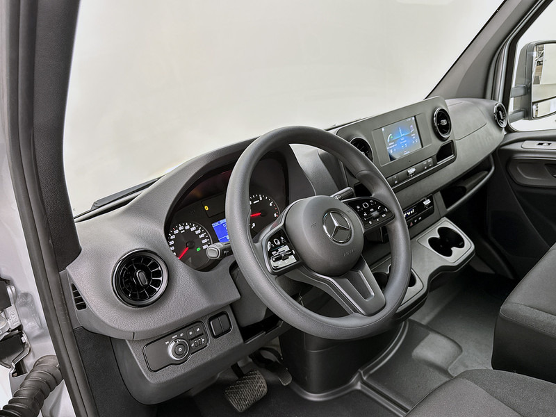 Mercedes-Benz Sprinter 517 L3 Open laadbak Trekhaak Cruise control Dubbel lucht MBUX - Madelauto: pilt 4 Mercedes-Benz Sprinter 517 L3 Open laadbak Trekhaak Cruise control Dubbel lucht MBUX - Madelauto: pilt 4