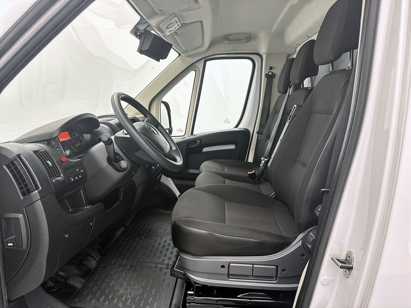 Opel Movano 2.2D 140pk Bakwagen D'Hollandia laadklep Achteruitrijcamera Airco Cruise control - Tarbesõiduk furgoon: pilt 4 Opel Movano 2.2D 140pk Bakwagen D'Hollandia laadklep Achteruitrijcamera Airco Cruise control - Tarbesõiduk furgoon: pilt 4