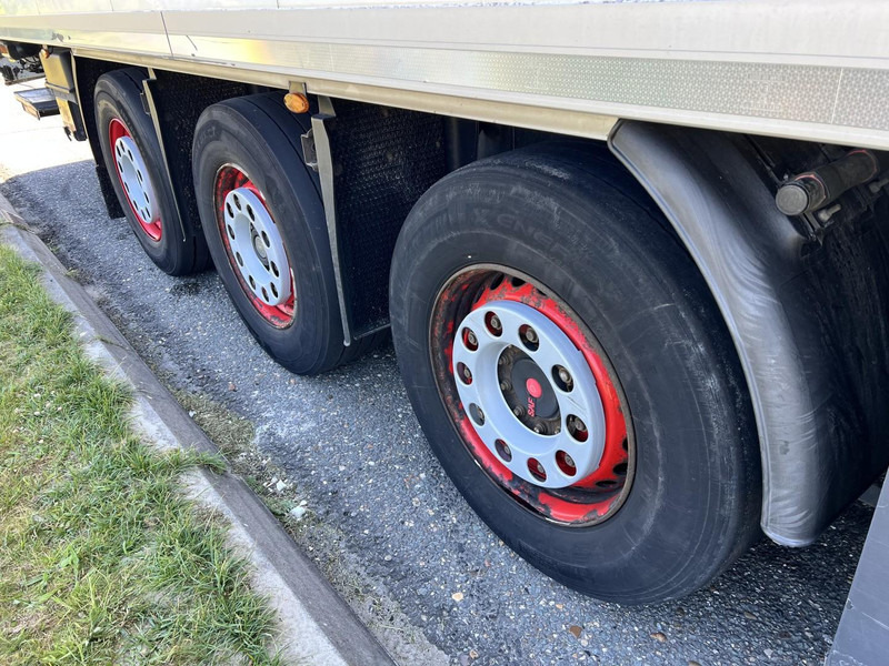 Kögel 3 - assige koeloplegger Carrier vector 1550 - Külmutiga poolhaagis: pilt 5 Kögel 3 - assige koeloplegger Carrier vector 1550 - Külmutiga poolhaagis: pilt 5