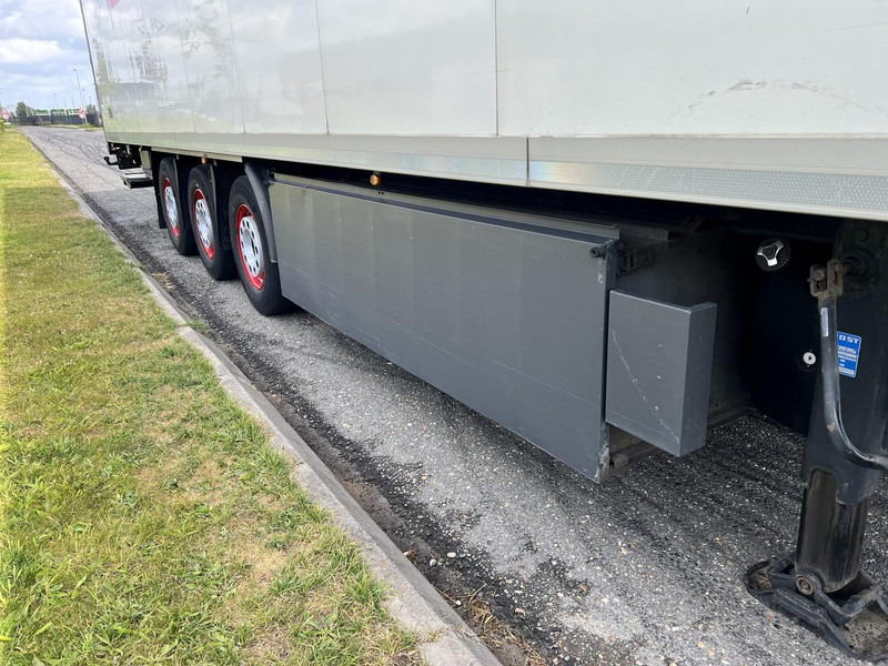 Kögel 3 - assige koeloplegger Carrier vector 1550 - Külmutiga poolhaagis: pilt 4 Kögel 3 - assige koeloplegger Carrier vector 1550 - Külmutiga poolhaagis: pilt 4