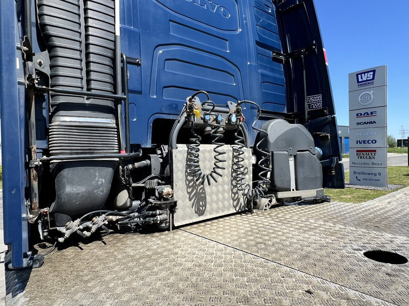 Sadulveok Volvo FH 500 6x2 trekker Globetrotter / Hydraulic/ Full Air: pilt 15