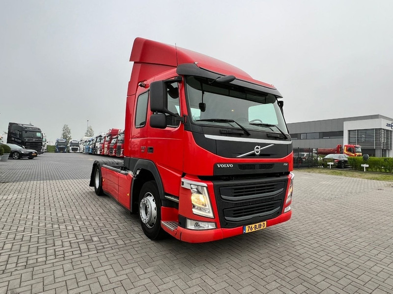 Volvo FM 330 4x2 trekker 4x2 / 671.570km - Sadulveok: pilt 3 Volvo FM 330 4x2 trekker 4x2 / 671.570km - Sadulveok: pilt 3