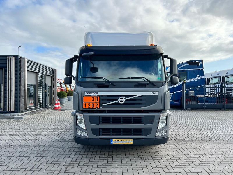 Volvo FM 410 6x2 Trekker ADR / Only 672.000km / Full Air / Euro 5 - Sadulveok: pilt 2 Volvo FM 410 6x2 Trekker ADR / Only 672.000km / Full Air / Euro 5 - Sadulveok: pilt 2