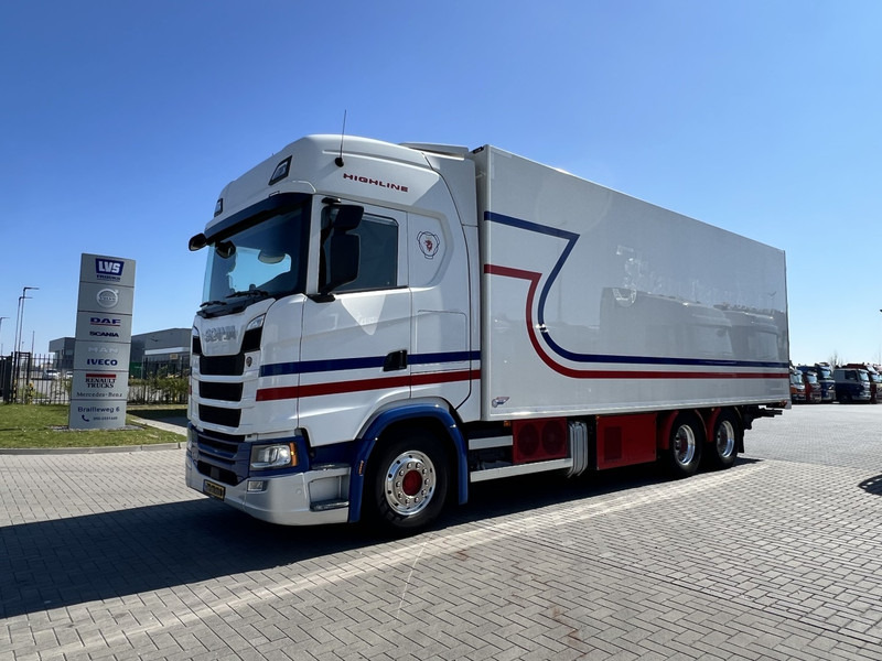 Scania S450 6x2 koelwagen Retarder / Dhollandia / Bloenenmaat - Külmutiga veoauto: pilt 1 Scania S450 6x2 koelwagen Retarder / Dhollandia / Bloenenmaat - Külmutiga veoauto: pilt 1