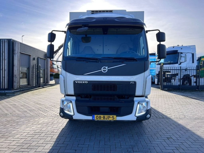 Volvo FL 250 4x2 Koelwagen Thermo king V600 / Tailgate Dhollandia 2000kg - Külmutiga veoauto: pilt 2 Volvo FL 250 4x2 Koelwagen Thermo king V600 / Tailgate Dhollandia 2000kg - Külmutiga veoauto: pilt 2