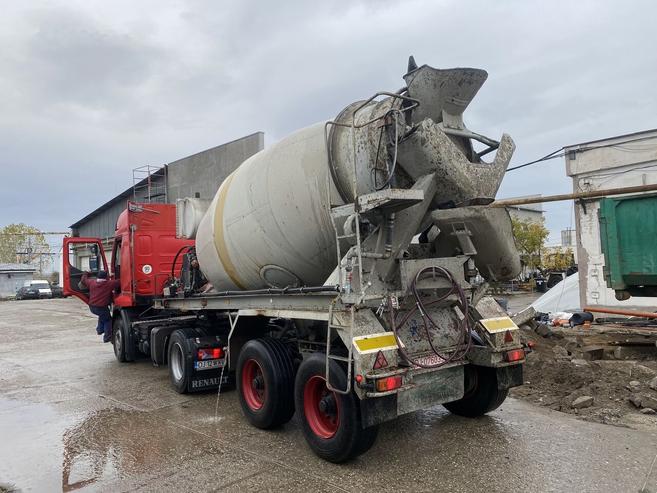 CIFA  - Betooniveo poolhaagis: pilt 5 CIFA  - Betooniveo poolhaagis: pilt 5