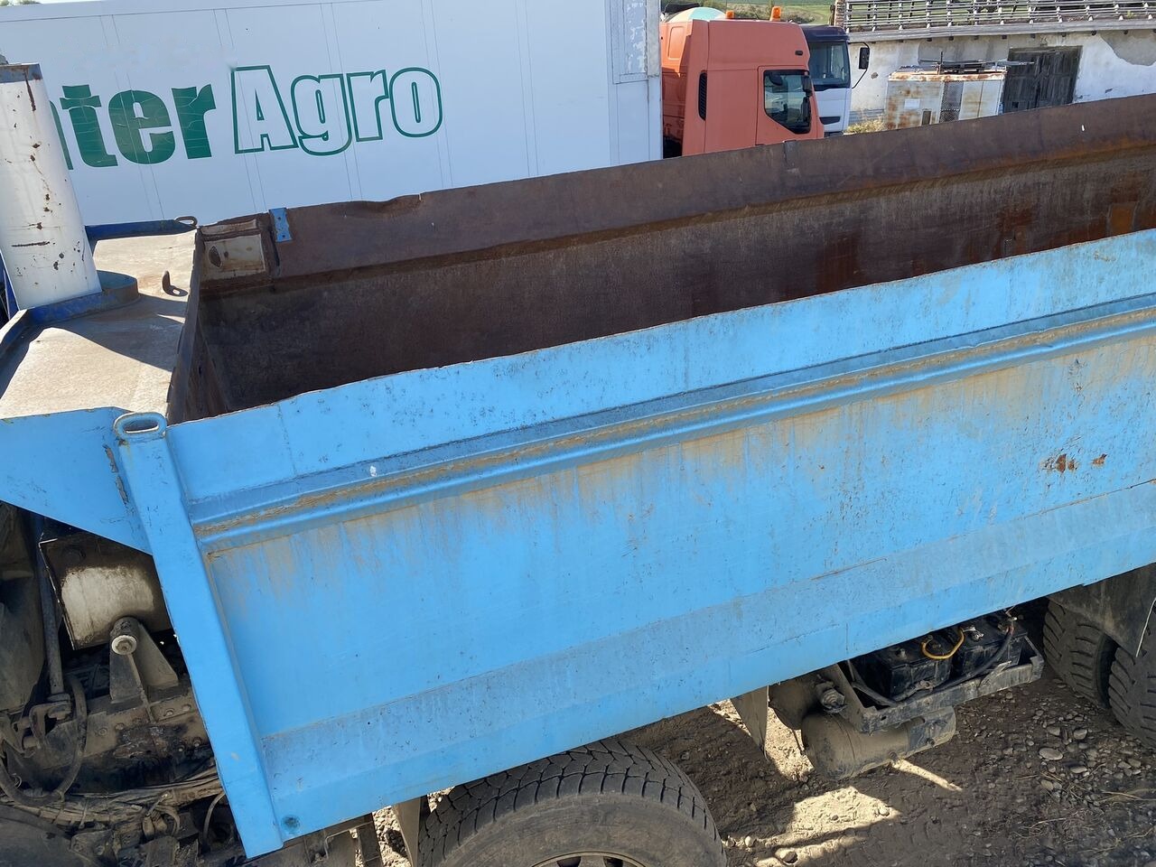 Hardox Bena basculabila cu semisasiu 7m : 8x4 - Kalluri korpus: pilt 5 Hardox Bena basculabila cu semisasiu 7m : 8x4 - Kalluri korpus: pilt 5