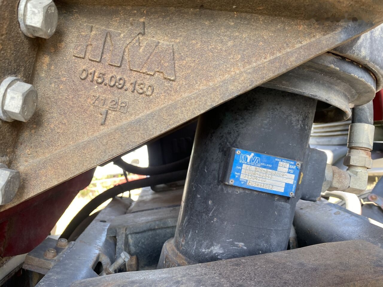 Hyva HARDOX 6x4 BENA basculabila CA NOUA - Madelkasti: pilt 5 Hyva HARDOX 6x4 BENA basculabila CA NOUA - Madelkasti: pilt 5