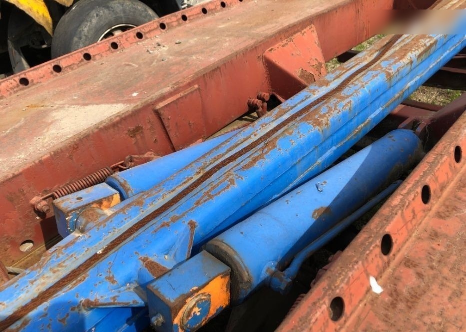 Platforma transport masini cu troliu , rampe extensibile carlig - Puksiirauto: pilt 5 Platforma transport masini cu troliu , rampe extensibile carlig - Puksiirauto: pilt 5
